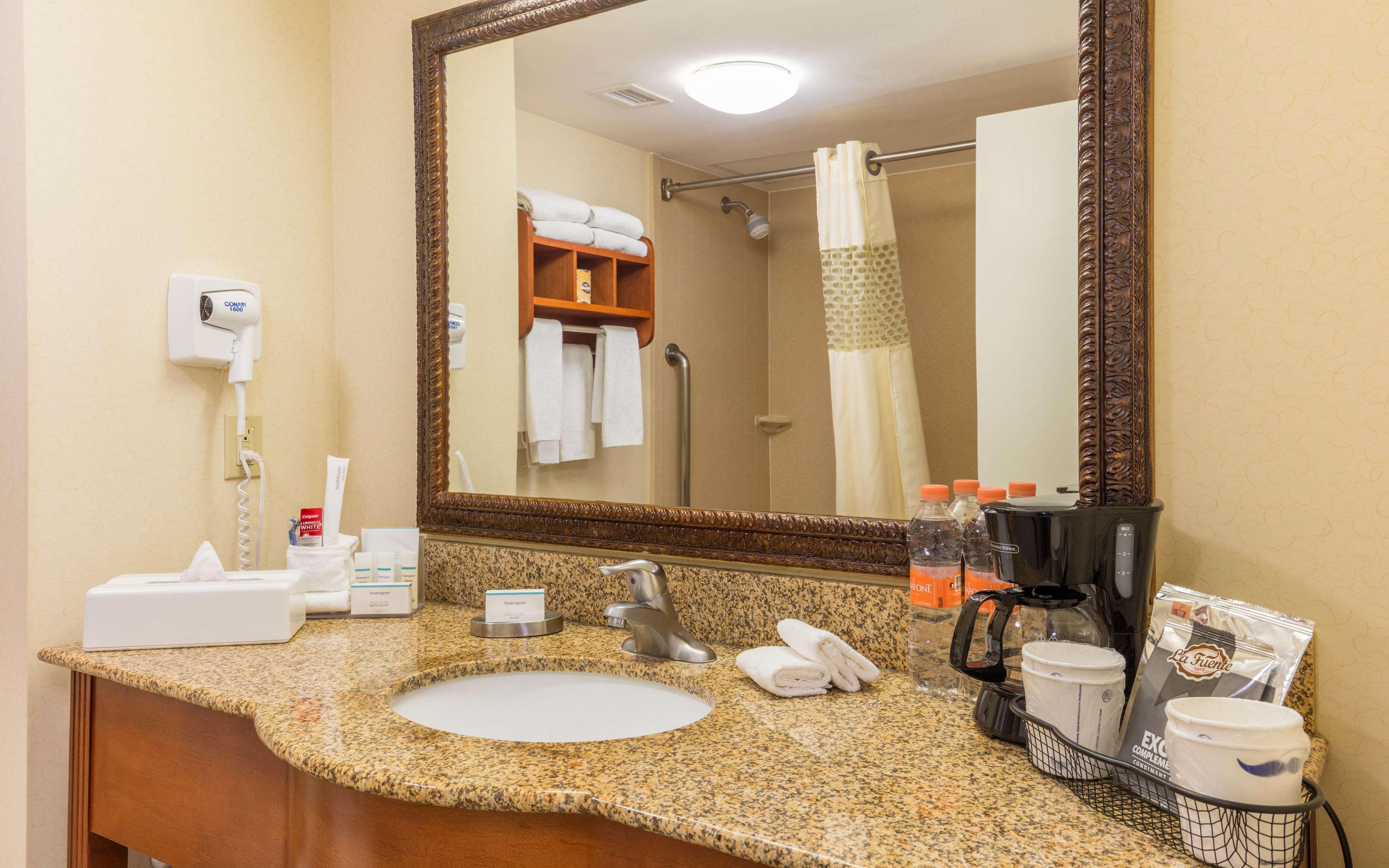 Hampton By Hilton Queretaro Tecnologico Hotel Buitenkant foto
