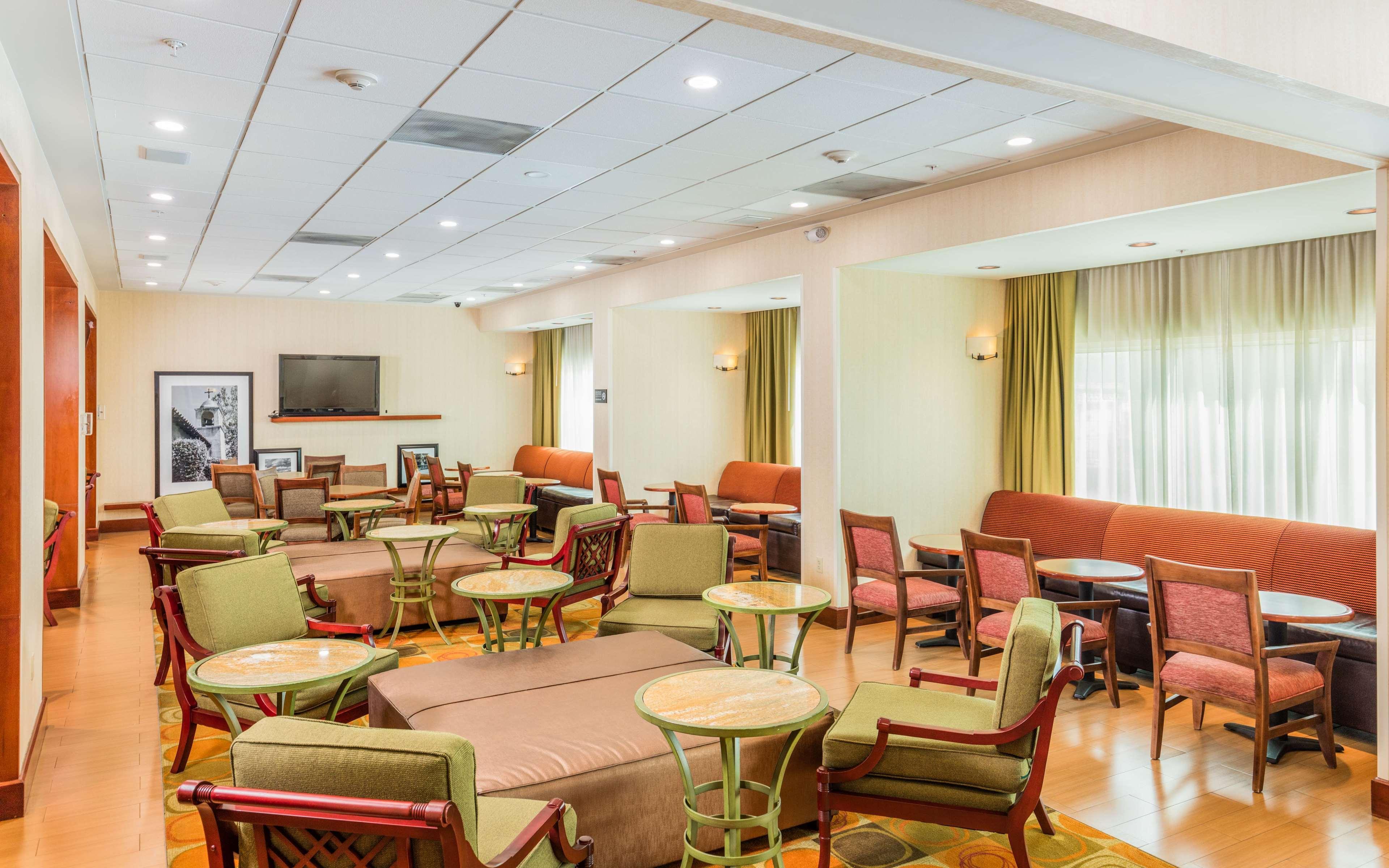 Hampton By Hilton Queretaro Tecnologico Hotel Buitenkant foto