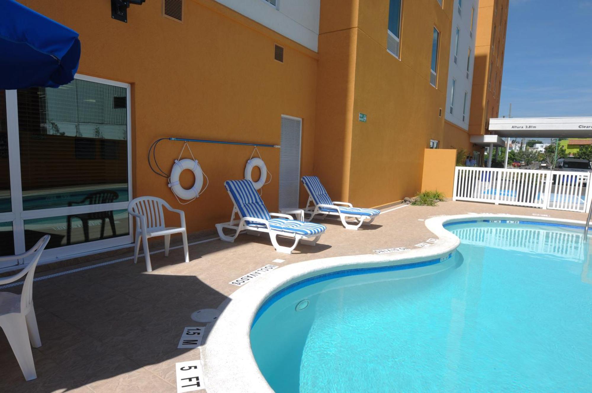 Hampton By Hilton Queretaro Tecnologico Hotel Buitenkant foto